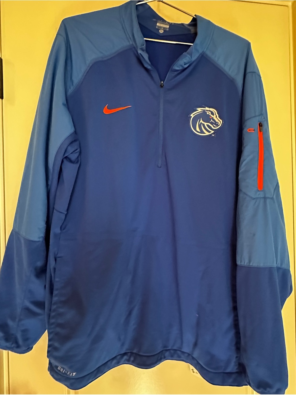 BSU Nike Men’s Dri-Fit Quarter-Zip Performance Pullover